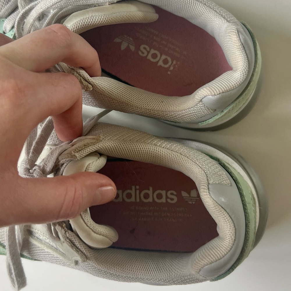 Adidas Falcon grey and green athletic shoe sneakers size 8 - Picture 6 of 7